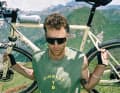 Brillen-Meister Oakley und Fahrradfertiger Cinelli haben sich für eine limitierte Brillenkollektion zusammengetan.