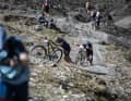 Mountainbike Marathons sind geplante Schinderei. Uns verraten die besten Fahrer und Fahrerinnen ihre Geheimnisse für den Marathon-Erfolg