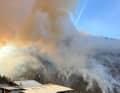 Die Feuerwehr spricht bereits jetzt von einer 100 Hektar großen Brandfläche.