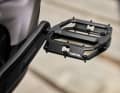 Herausgekommen sind Flatpedals aus Alu für erfreulich günstige 99,95 Euro.