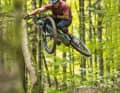 Duell der Light-Enduros: Forestal Siryon Neon gegen Tansalpes E1 Enduro – 2 Leichtgewichte für schweres Gelände. Ab Seite 32 