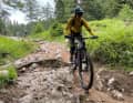 ... und den Naturtrails in der Dolomiti Paganella Bike Region beim BIKE Women Camp überzeugt das Light-E-MTB mit fein abstimmbarem Fahrwerk und Geometrie.