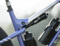 Beim neuen Canyon Lux Trail liegt der Dämpfer eng am Oberrohr und sorgt für eine schlanke Optik.
