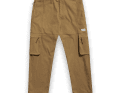 Die locker geschnittene Cargo-Hose aus robustem T400-Material ist in zwei Farben erhältlich. Sie bietet sowohl Haltbarkeit als auch Atmungsaktivität und kostet 149,95 Euro