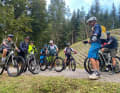 Das E-MTB hat dabei den Vorteil, dass unterschiedliche Kondition kaum noch eine Rolle spielt.