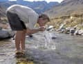 Berg, darüber der Himmel und sonst nur Natur - warum sollte man das Wasser nicht trinken können?
