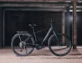 Cube Kathmandu Hybrid C:62 SLX 400X mit Diamant-Rahmen in carbon'n'black mit einem Gesamtgewicht von 16,7 kg