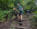 Lachen bitte! Der ein oder andere Trail war von den nächtlichen Gewittern feucht und so nochmals anspruchsvoller.