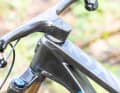 Das Bike Ahead The Unit Cockpit besitzt Leitungseingänge für die hintere Bremsleitung und wahlweise auch die Telestütze.