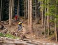 Angemessenes Testterrain: Wir haben die drei Test-Bikes über die EWS-Rennstrecke Tutti-Frutti in Canazei gescheucht.