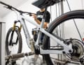 Für unseren Motorentest haben wir einen enormen Aufwand betrieben. Neben ausführlichen Praxistests mit mehreren Testfahrern haben wir jeden Motor auf dem Rollenprüfstand im Testlabor von PT Labs analysiert und dabei pro Antrieb über 14000 Datenpunkte ausgewertet. 