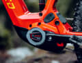 Der Bosch Performance CX Race Motor mit dem roten Winkel pusht mit 400 Prozent Unterstützung. Das Drehmoment liegt bei 85 Nm.