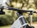 Bei beiden Bikes wird auf die integrierte Syncros Lenker-Vorbau-Einheit gesetzt.