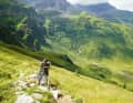 Eal schiebt lieber noch. Rhythmus finden wäre gut, aber die Felsen im Weg sind dabei nicht sehr hilfreich.