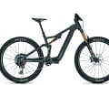 Das Topmodell Jam² SL 9.0 ist voll auf geringes Gewicht ausgelegt und mit edlen Carbon-Parts bestückt. Gewicht laut Hersteller: 17,9 Kilo. Preis: 11499 Euro. Dafür gibt es ein Fox-Factory-Fahrwerk, kabellose Sram Eagle AXS-Schaltung und Mavic-Crossmax-Laufräder mit Carbonfelgen.