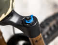 Die Fox 38 stammt aus der hochwertigen Factory-Serie. Auf die Top-Dämpfung Grip2 verzichtet Haibike aber und setzt auf die etwas günstigere Fit4-Kartusche, die eine etwas simplere Einstelllogik besitzt.