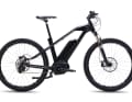 Grace MX2: Auch wenn die Optik des E-MTB-Hardtails nach High-End Ausstattung schreit, hat man sich bei Grace auf die Ausstattungsvariante "solide" geeinigt. Die angegebenen 22 Kilogramm werden von Magura MT4-Bremsen gestoppt. Beim Schaltwerk kommt die SRAM X9 zum Einsatz, vorne federt die Rock Shox Gabel Sektor Gold 650B RL. Der Preis des Design-Bulliden liegt bei 3499 Euro.