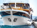 Zugegeben: Das sieht ziemlich dekadent aus, doch auch verdammt cool - unser Schiff ist Shuttle, Hotel und Chill-Area in einem.

