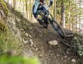 Rutschige Wurzeln, Steinfelder, Schmodderpisten - da kann das GT nur müde lachen. Kein anderes Bike erzeugte so viel Bodenhaftung wie das Kohlefaser Bike des DH-Vizeweltmeisters Martin Maes.