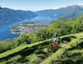 Palm Island der Schweiz. Ascona und Locarno sind auf dem Schwemmlandkegel des Maggia-Flusses erbaut und wirken von oben betrachtet wie auf dem Reißbrett entworfen.
