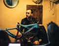 Xabi Narbaiza, Produkt-Manager MTB von Orbea, stellt den neuen Rahmen des Occam vor. Gewicht? 2,3 Kilogramm.