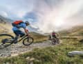 Um die 130 Millimeter Federweg bieten Trailbikes am Heck. Das Neuron von Canyon kommt sogar auf satte 143.