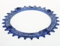 Race Face Single Ring Narrow/Wide

www.raceface.com, Preis: ab 54,90 Euro, Gewicht: ab 37 Gramm

 Narrow-Wide-Kettenblatt für die Lochkreisdurchmesser 104 (30, 32, 34, 36, 38 Zähne), 110 (38, 40, 42 Zähne) und 130 (40, 42, 44 Zähne). Erhältlich in Rot, Grün, Blau, Orange, Lila und Schwarz.