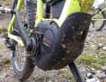Der Alu-Schutz schützt den Motor vor Aufsetzern und Schlamm.