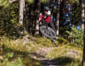 Gas geben, spielen und einfach Spaß haben: auf dem Trail im oberen Waldabschnitt der Tour.