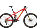 Das Decree 3 im stylischen Ferrari-rot. Alle Decals sind auf das rot-gelbe Design abgestimmt. Mit 2x10 Shimano XT/Deore-Mix kostet das Carbon-All Mountain 3499 Euro. Gewicht: 12,66 Kilo.