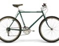 Auf der damals legendären Bikeshow im kalifornischen Long Beach sah Wolfgang Renner 1980 zum ersten Mal Mountainbikes. Als Freund des Geländeradsports war er völlig fasziniert. Doch die Bikes kamen dem Ex-Rennfahrer viel zu unsportlich vor. Also ließ er bei Centurion einen Rahmen nach eigenen Geometrie-Vorstellungen fertigen. Das 1981 präsentierte "Country" gilt als erstes deutsches Mountainbike. Konifizierter Stahlrahmen, 2 x 6-Schaltung, Cross-Bremsen. Ein Jahr später wurden 300 Stück davon verkauft.