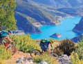 Auf seinem Weg nach Süden sammelt sich der Verdon im türkisgrünen Lac de Castillon.