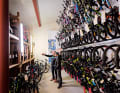 Einkehr bei Rad Schulz in Ettenheim. Der Bikeshop half Klausmann zu seinen Anfangszeiten als Biker. 