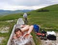 Selbstversorgerhütte Capanna Ghezzi mit Freiluftbadewanne. 