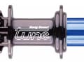 1. Boost-Nabe 148 mm: Die ersten Bikes mit breiterem Boost Nabenstandard sind bereits ausgeliefert. Vor allem am Hinterbau von 29ern entzerrt Boost die Platzproblematik und ermöglicht kürzere Kettenstreben.