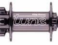 1. Boost-Nabe 110 mm: Vorne wächst die Nabenbreite um zehn Millimeter und erfordert eine neue Gabel. Wir konnten einen Steifigkeitszuwachs von 20 % messen, wobei die meisten Gabeln ohnehin steif genug sind.