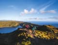 Die längste Abfahrt auf Sao Miguel: vom Pico da Barrosa (947 m) zum Meer. Oben mit Blick auf den Lagoa do Fogo.