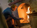 Der Kamin brennt schon, aber es gibt noch viel zu tun: Harald in seinem neuen Zuhause im Valle Argentina. 