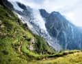 Chamonix: bis zur Eisgrenze – Von Juni bis August sind die Trails am Mont Blanc von Bergsportlern stark frequentiert. Deshalb hat man rund um den französischen Ort Chamonix gepflegte Alternativen für Biker ausgewiesen. Mit Lift!