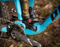 Der Dämpfer steht senkrecht im Bike. Das Hugene ist mit Fox- und Rockshox-Fahrwerk erhältlich.