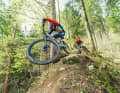 Das Specialized Kenevo SL und das Rotwild R.E375 sind die neuesten Sterne am Himmel der Light-E-MTBs. Viel Federweg, abfahrtslastige Geometrie und unter 20 Kilo Gewicht. Dicke Muckis und Mini-Motor also ‑ geht das Konzept auf?