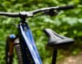 Im Topmodell verbaut Norco den Ergon SM-E Mountain Core-Sattel, der mit einer zusätzlichen Lage Hightech-Schaum von BASF Schläge zuverlässig dämpft.