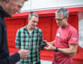 Schmidt, Kölsch und Büttner diskutieren über Schaltröllchen aus Bio-Polymer.