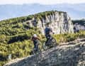Auf Berg-Touren eröffnen E-MTBs neue Möglichkeiten.Fahren, wo andere schieben. Das Trance X E+ ist in anspruchsvollen Anstiegen voll in seinem Element.