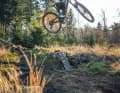 Mit dem Scor 4060 LT wird selbst der Racer Christian Textor zum Vollblut-Freerider. Nervig: ausgeschlagene Lagerbuchsen und Lackabplatzer.