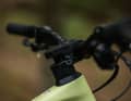 Sowohl der Rahmen als auch Anbauteile wie der hauseigene Vorbau wurden nach Downhill-Standards getestet.