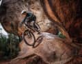 Kein weichgekochtes E-Mountainbike: Das Patron eRide verkraftet auch harte Geländeeinsätze. Selbst die brutalsten Abfahrten auf unserer Testrunde bei Santa Coloma nahe Girona meis­terte das Patron, ohne zu murren.