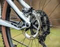 Bulls Wild Ronin Team: Mit einer 200er-Scheibe geht Bulls auch bei der hinteren Shimano-XT-Bremse keine Kompromisse ein.