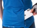 Clevere Features wie Zipper-Taschen sorgen für die nötige Flexibilität während der Fahrt.