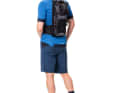 Durch das Netz kann zusätzliches Equipment außen am Rucksack befestigt werden.